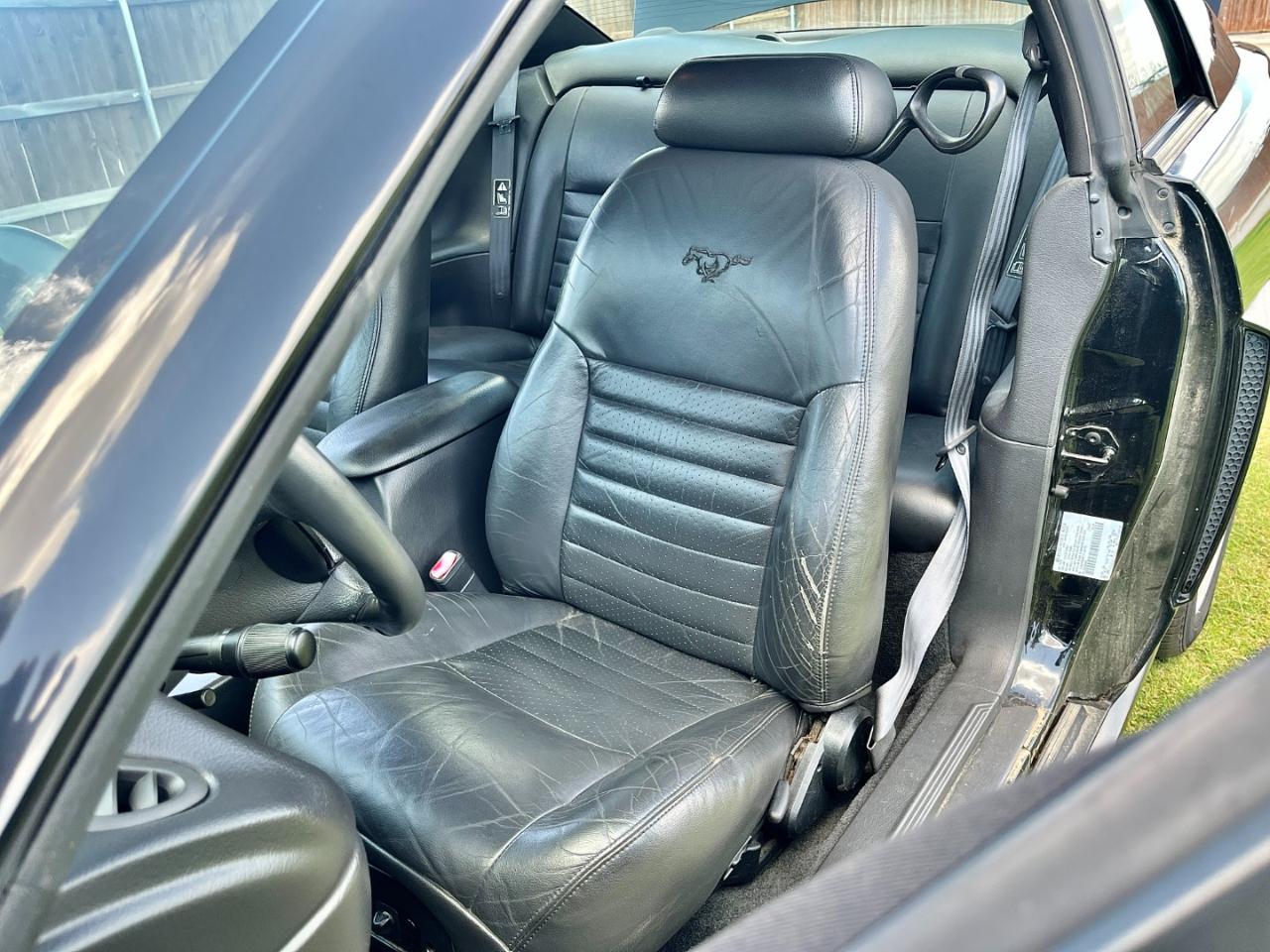 Ford Mustang 2dr Cpe GT Deluxe 2001