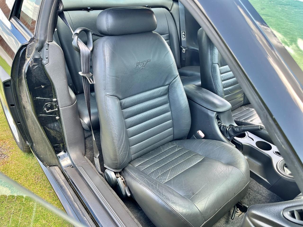 Ford Mustang 2dr Cpe GT Deluxe 2001