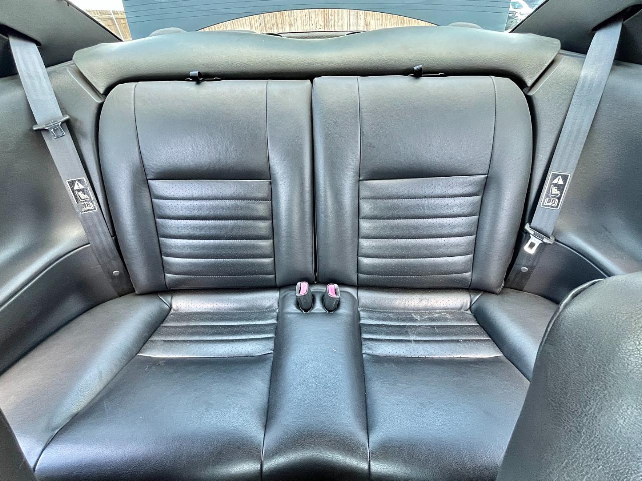 Ford Mustang 2dr Cpe GT Deluxe 2001