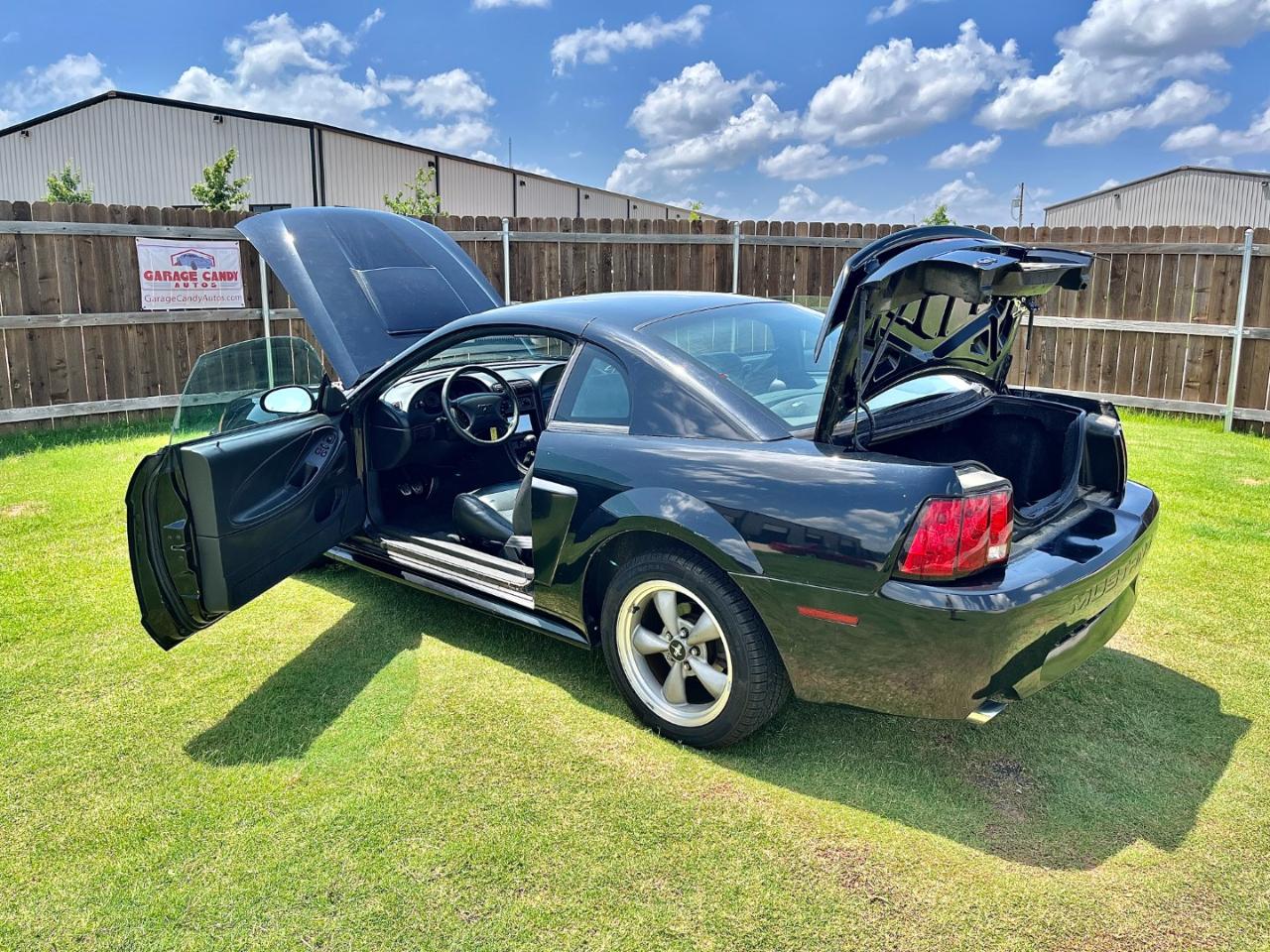 Ford Mustang 2dr Cpe GT Deluxe 2001