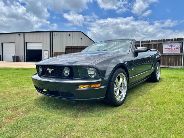 Gray 2008 Ford Mustang Convertible Rear-Wheel Drive 5-Speed Manual