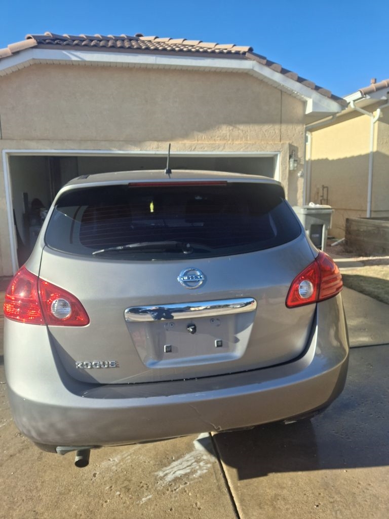 Nissan Rogue S 2WD 2011