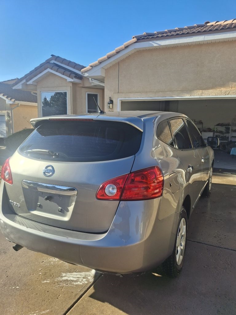 Nissan Rogue S 2WD 2011