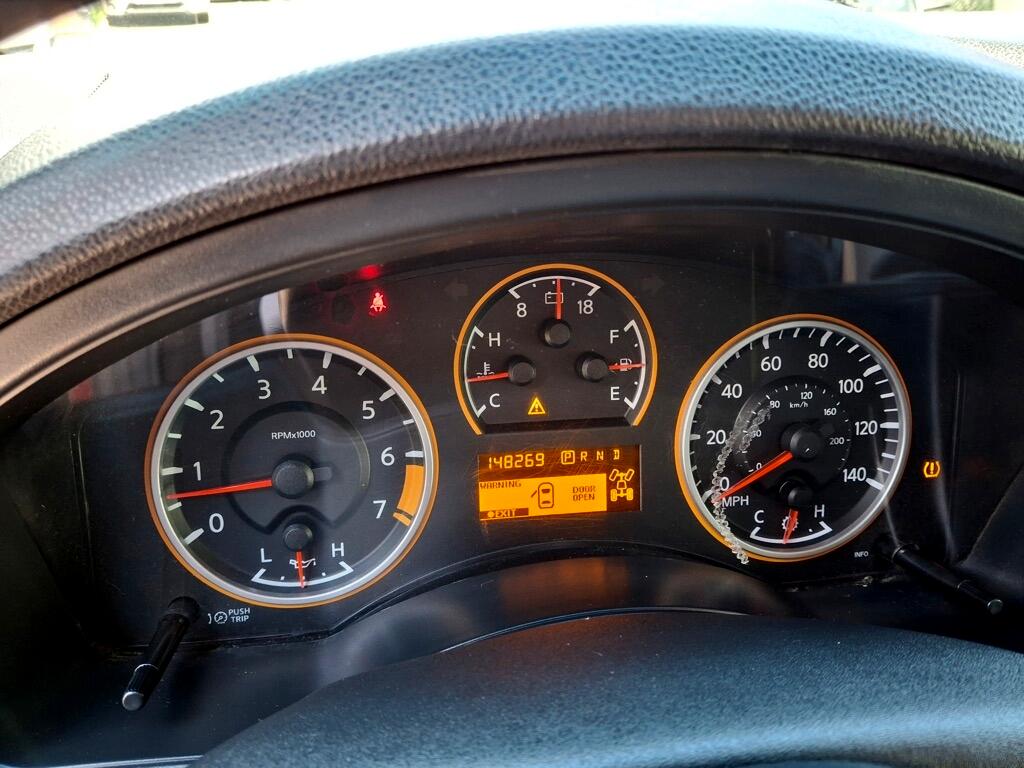 Nissan Armada SV 4WD 2011 Nissan Armada SV 4WD 2011