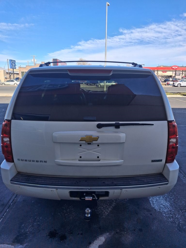 Chevrolet Suburban LTZ 1500 4WD 2011