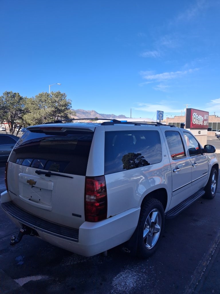 Chevrolet Suburban LTZ 1500 4WD 2011