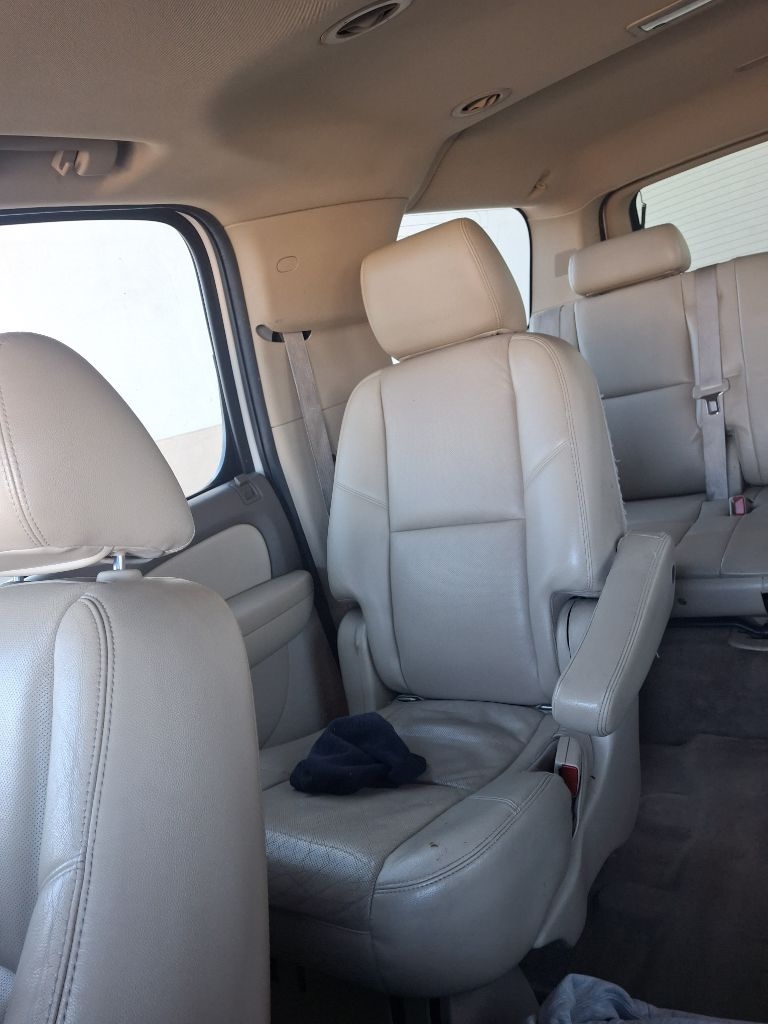 Chevrolet Suburban LTZ 1500 4WD 2011