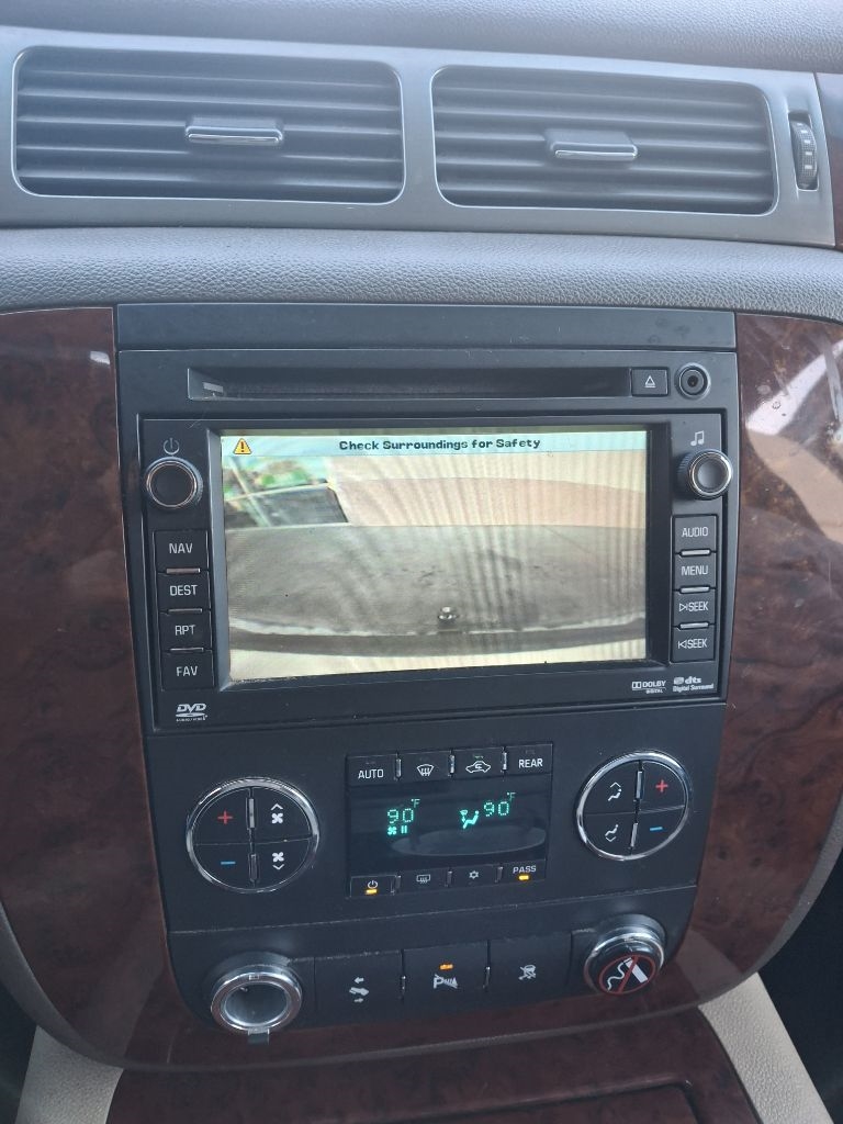 Chevrolet Suburban LTZ 1500 4WD 2011