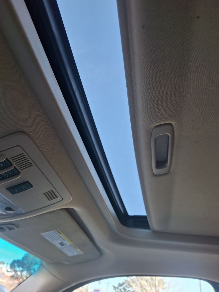 Chevrolet Suburban LTZ 1500 4WD 2011