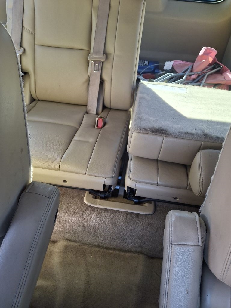 Chevrolet Suburban LTZ 1500 4WD 2011