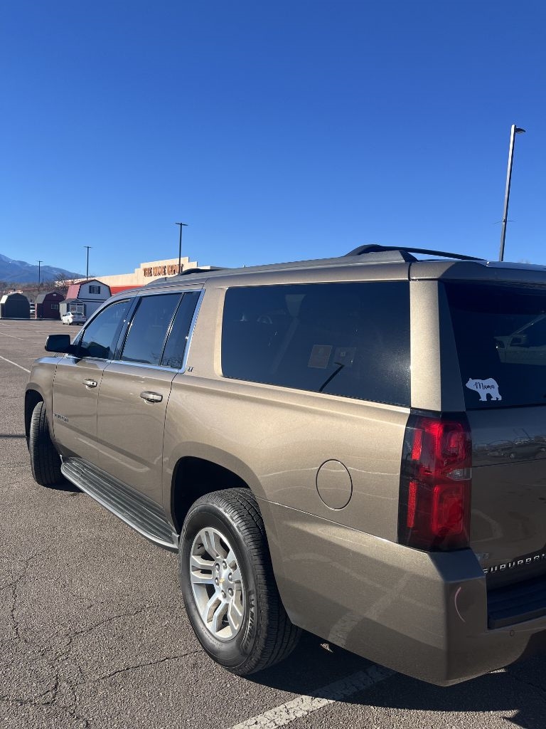 Chevrolet Suburban LT 4WD 2016