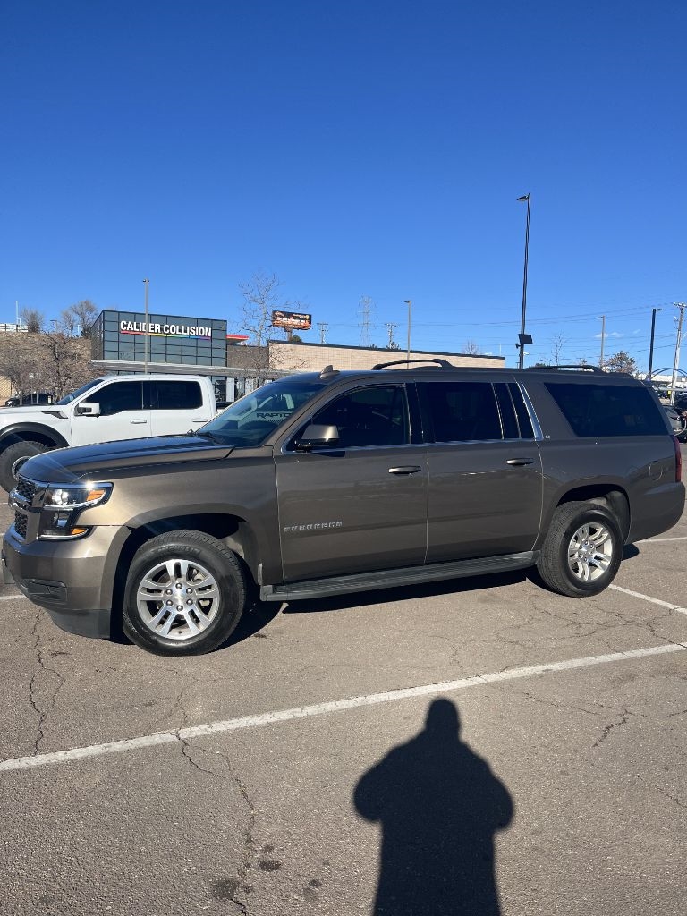 Chevrolet Suburban LT 4WD 2016