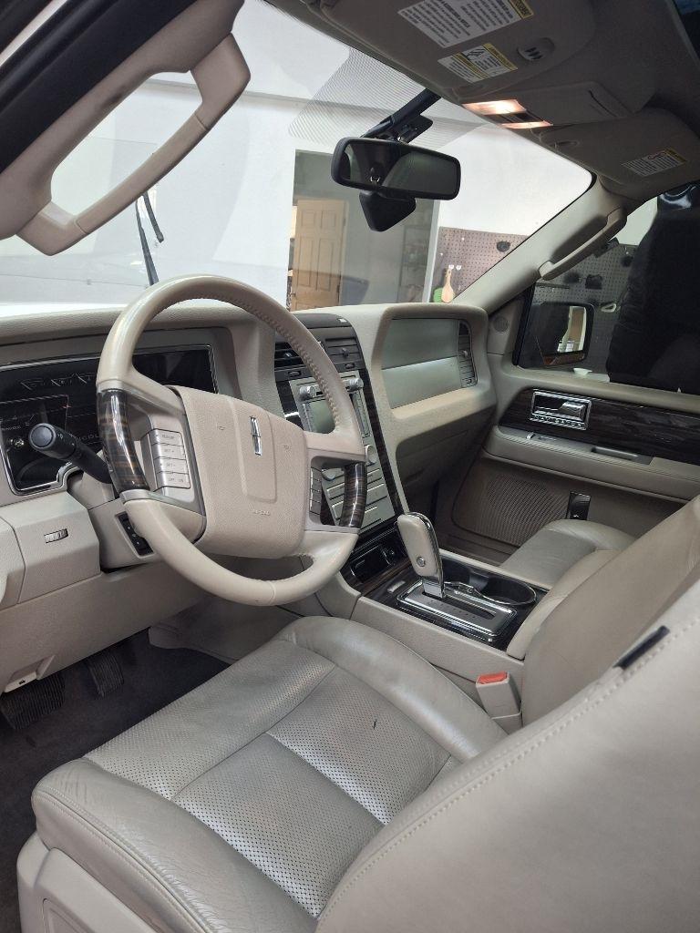 Lincoln Navigator 4WD 2010