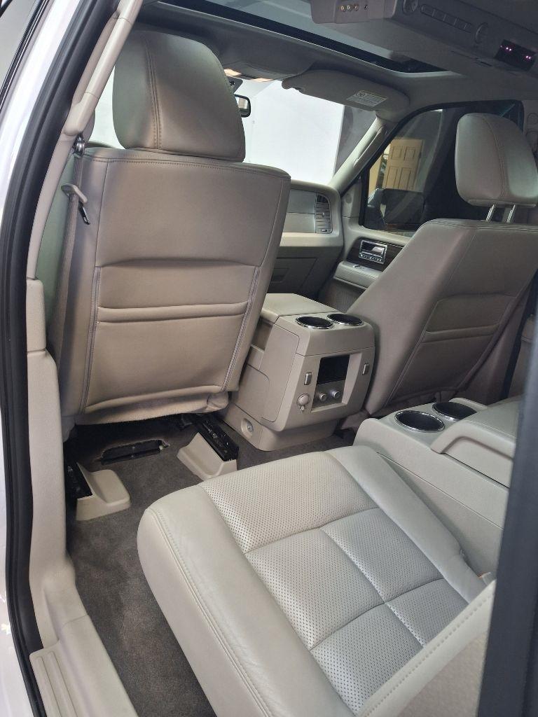 Lincoln Navigator 4WD 2010