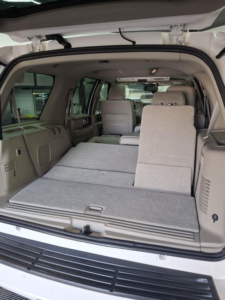 Lincoln Navigator 4WD 2010