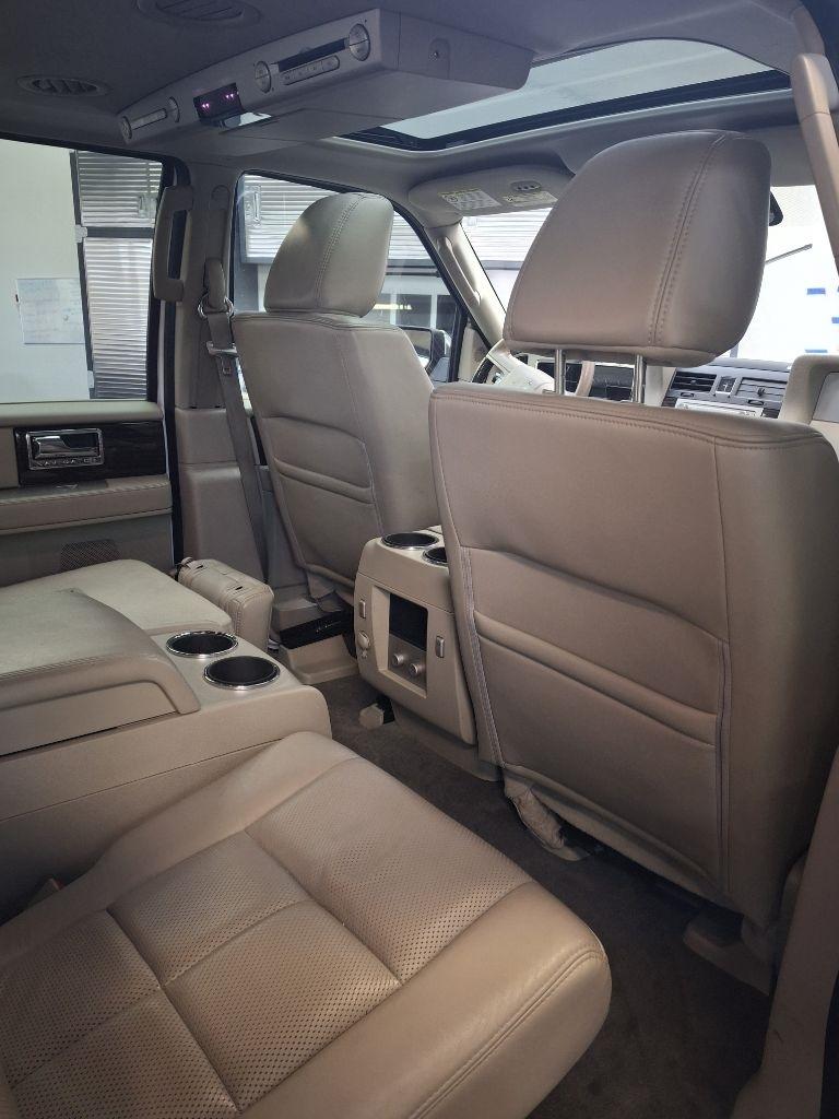 Lincoln Navigator 4WD 2010