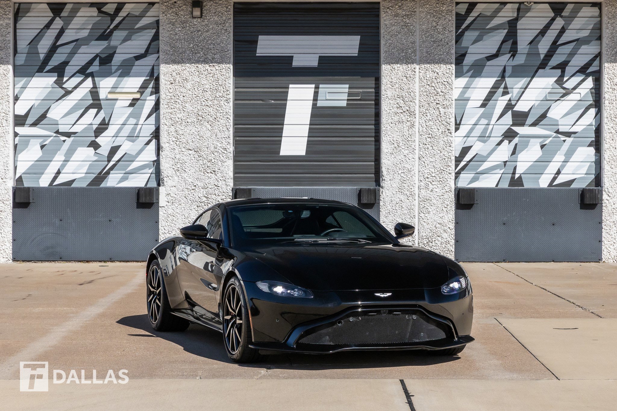 2019 Aston Martin Vantage Base
