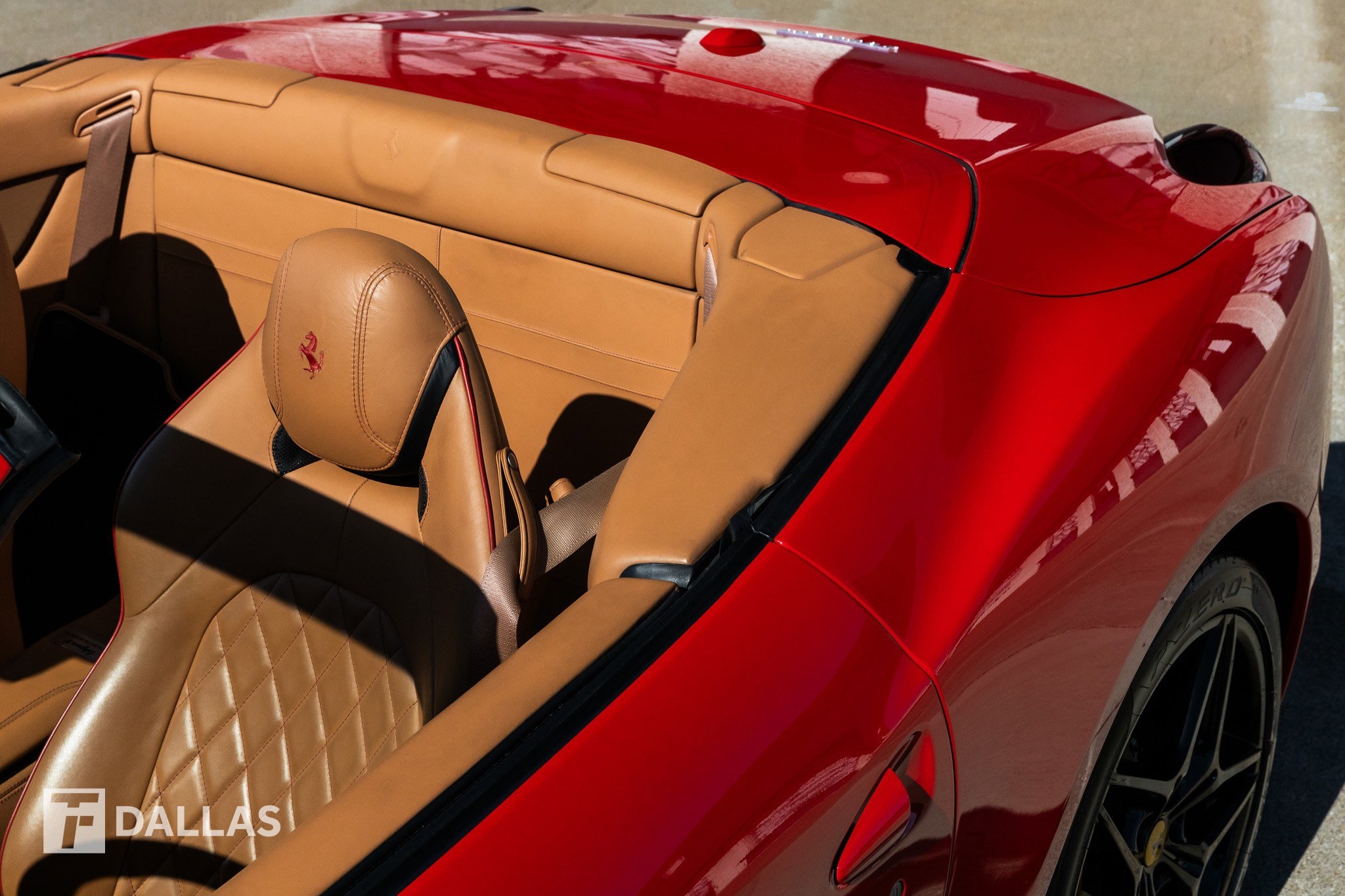 2015 Ferrari California T photo 4