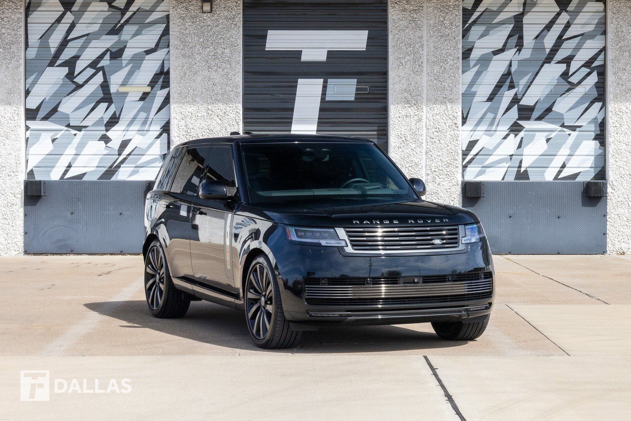 2025 Land Rover Range Rover SV