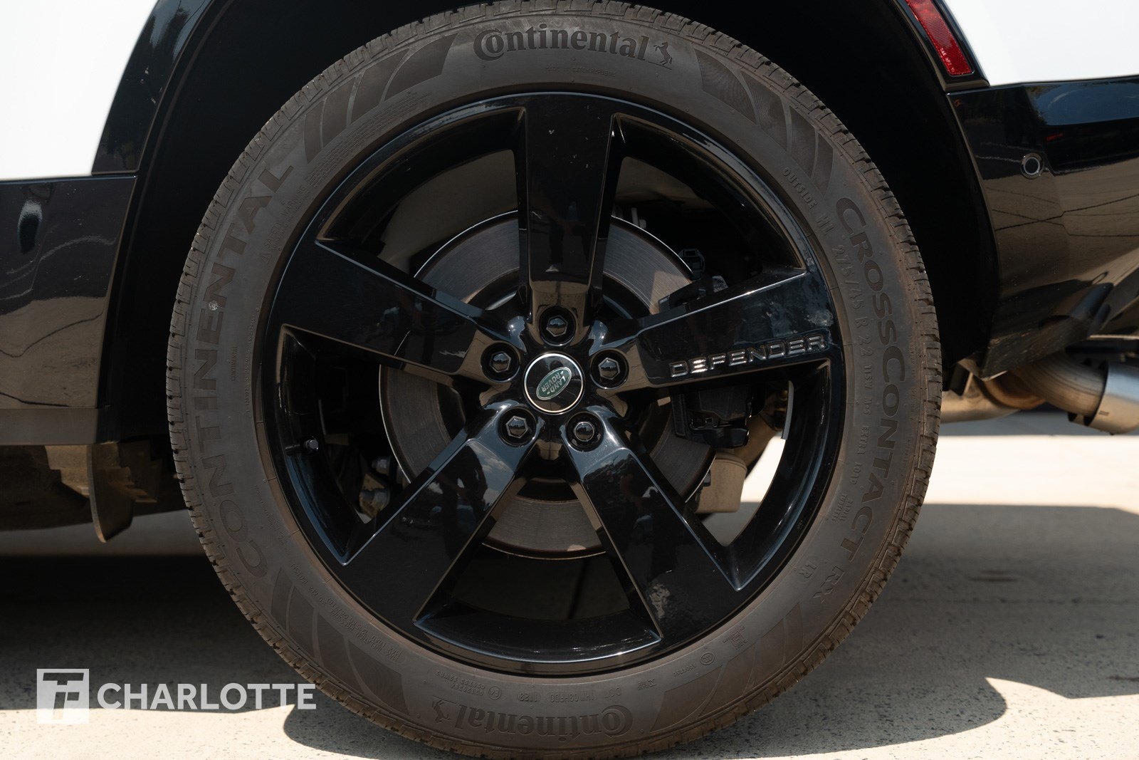 2023 Land Rover Defender V8 photo 8