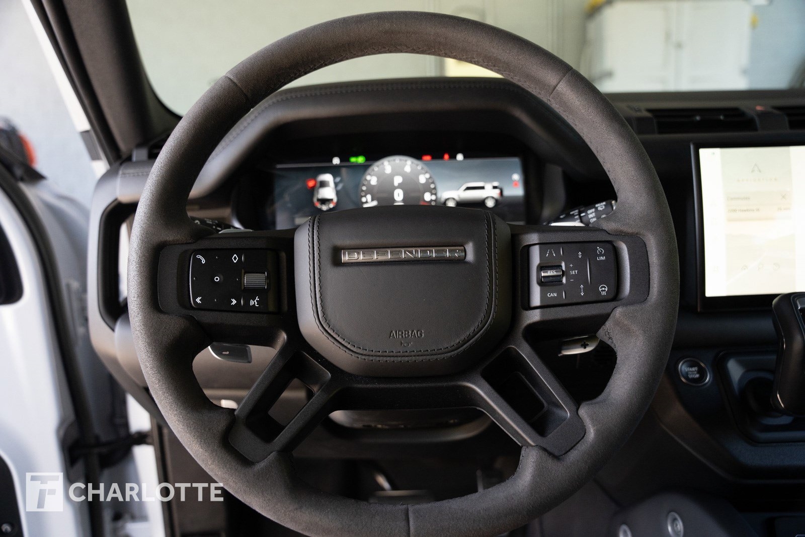 2023 Land Rover Defender V8 photo 18