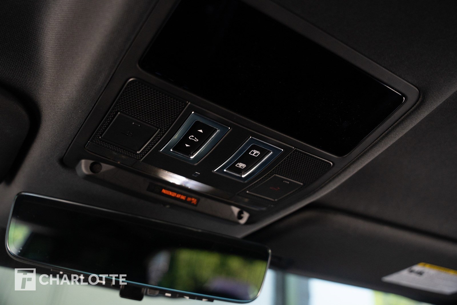 2023 Land Rover Defender V8 photo 24