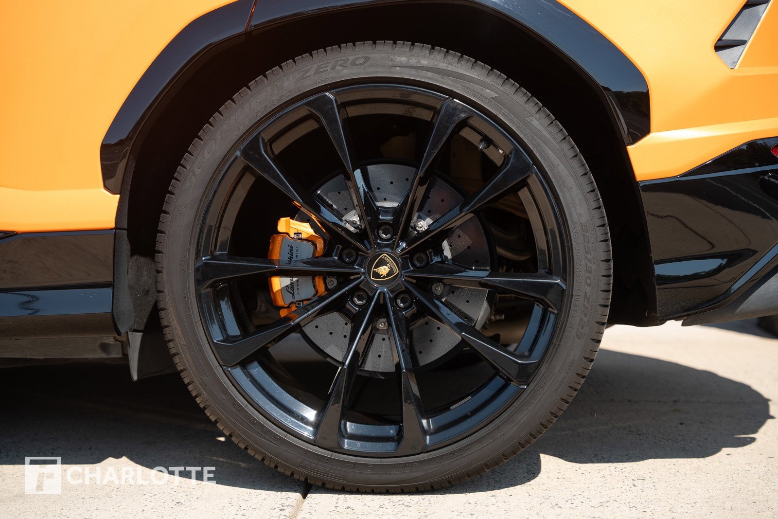 2021 Lamborghini Urus photo 11