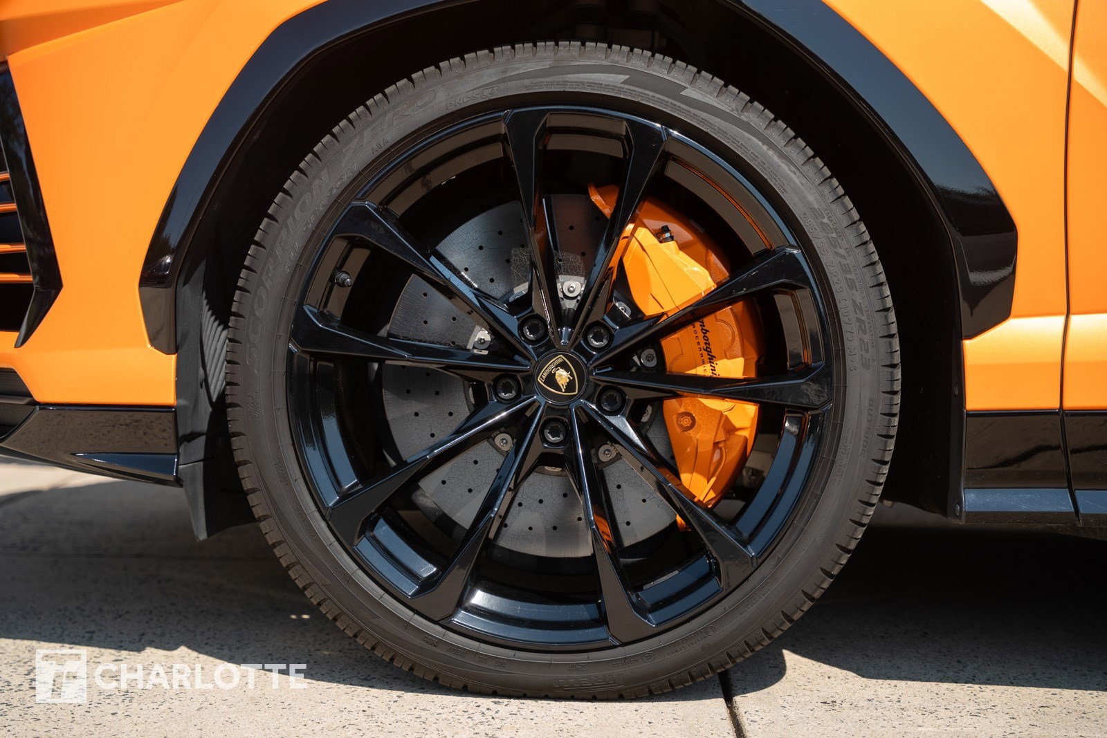 2021 Lamborghini Urus photo 12