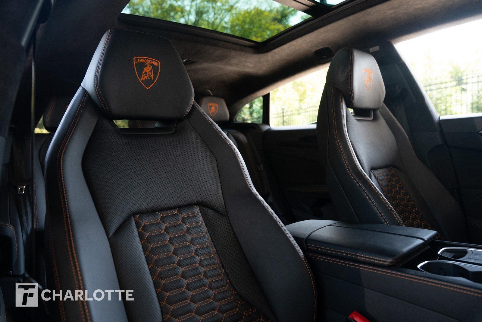 2021 Lamborghini Urus photo 32