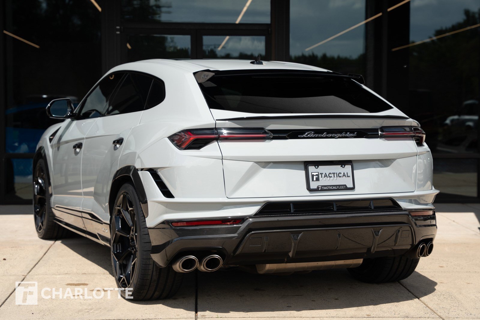2023 Lamborghini Urus Performante photo 13