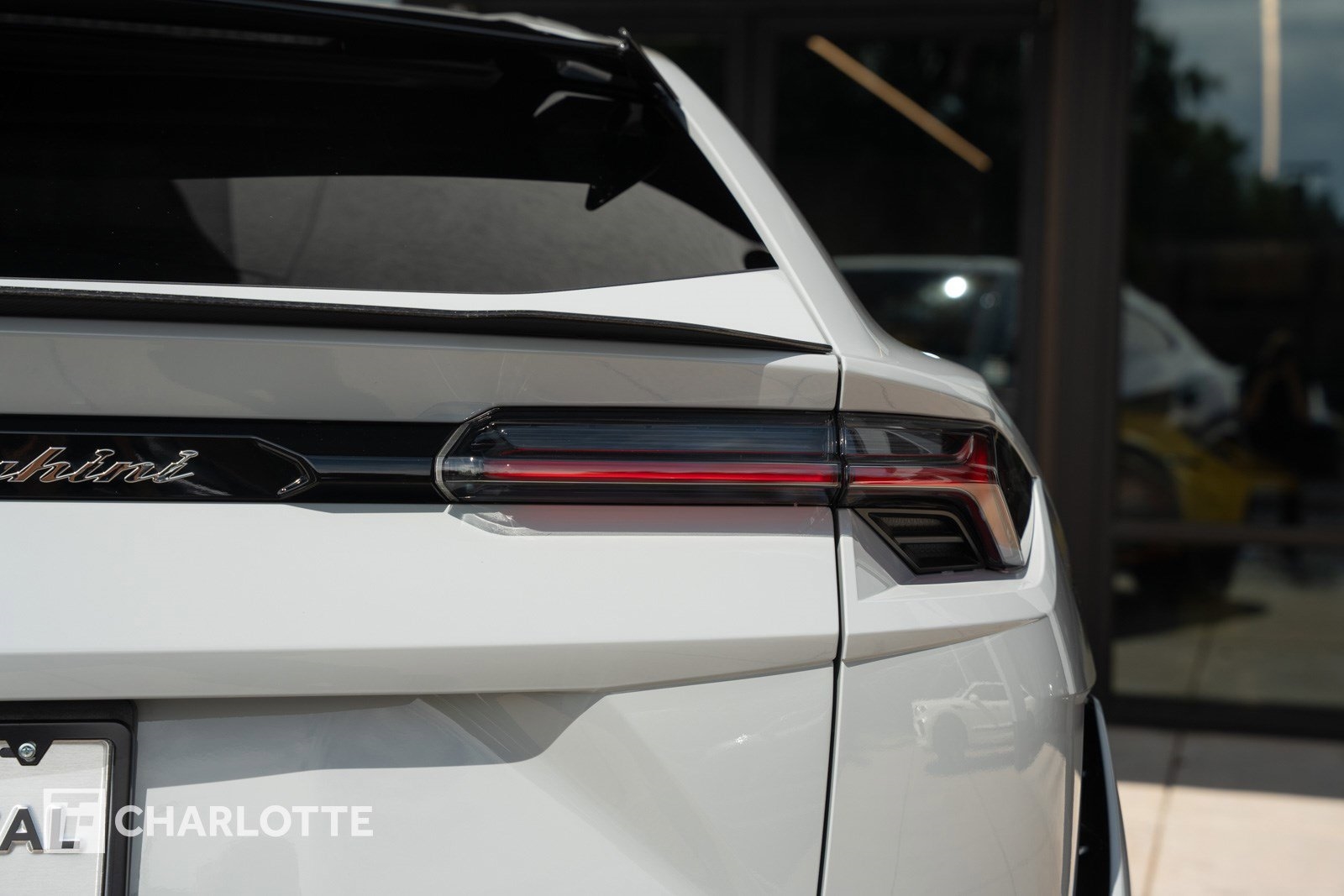 2023 Lamborghini Urus Performante photo 17