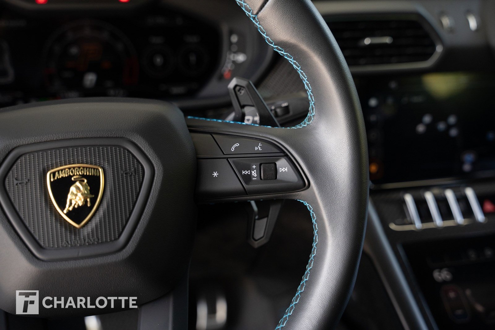 2023 Lamborghini Urus Performante photo 21