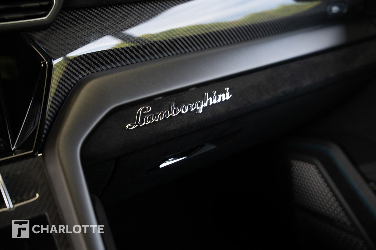 2023 Lamborghini Urus Performante photo 27