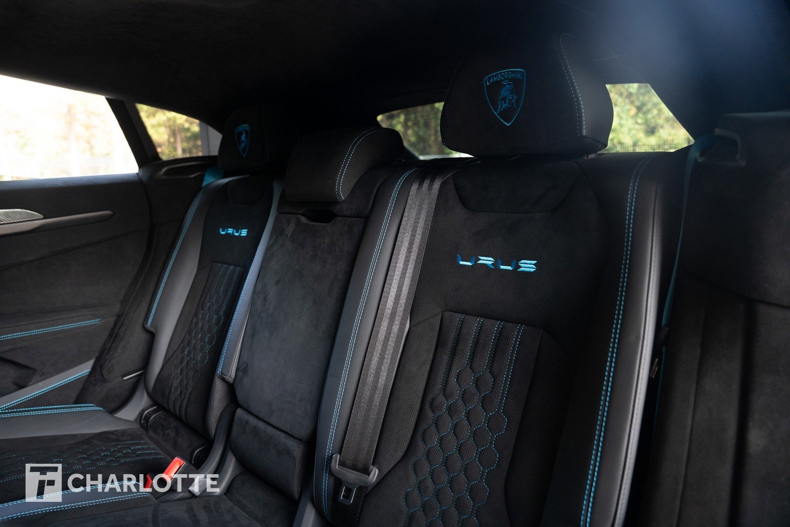 2023 Lamborghini Urus Performante photo 32
