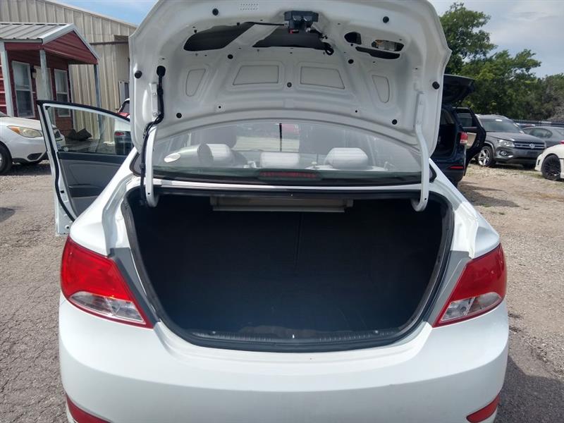 Hyundai Accent SE 4-Door 6A 2016