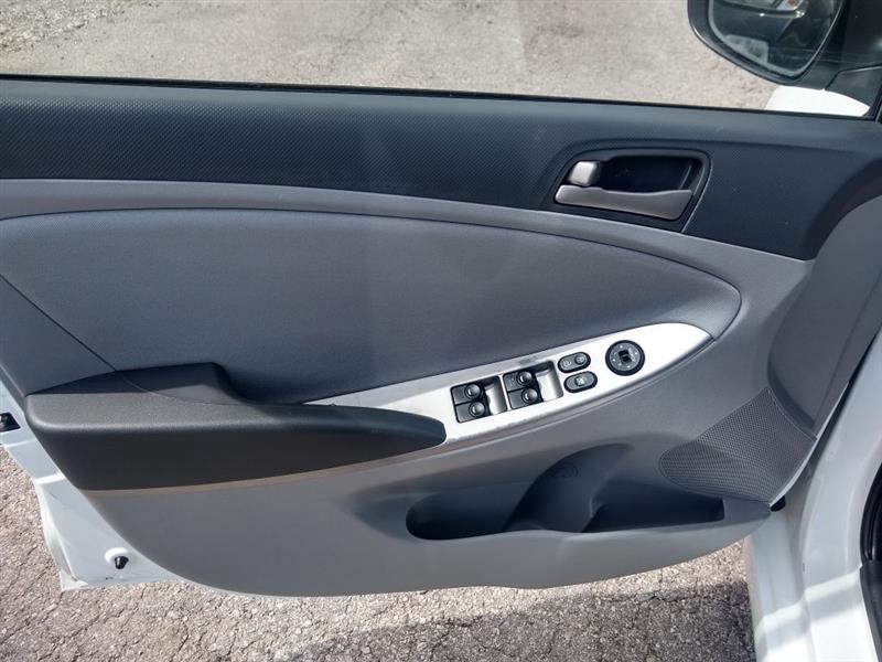 Hyundai Accent SE 4-Door 6A 2016