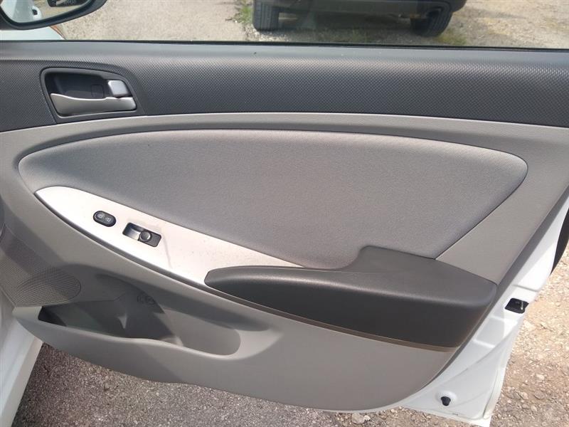 Hyundai Accent SE 4-Door 6A 2016