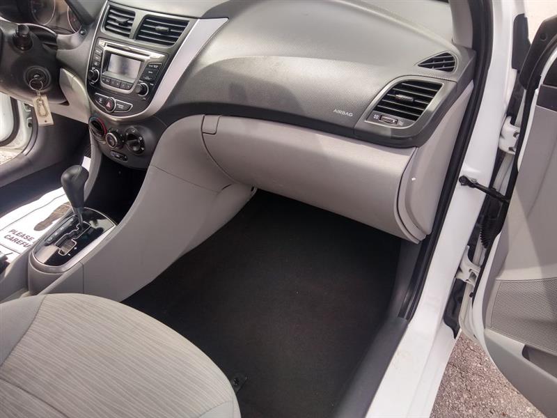 Hyundai Accent SE 4-Door 6A 2016