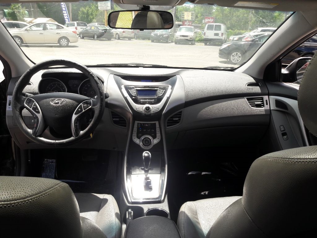 Hyundai Elantra GLS A/T 2012