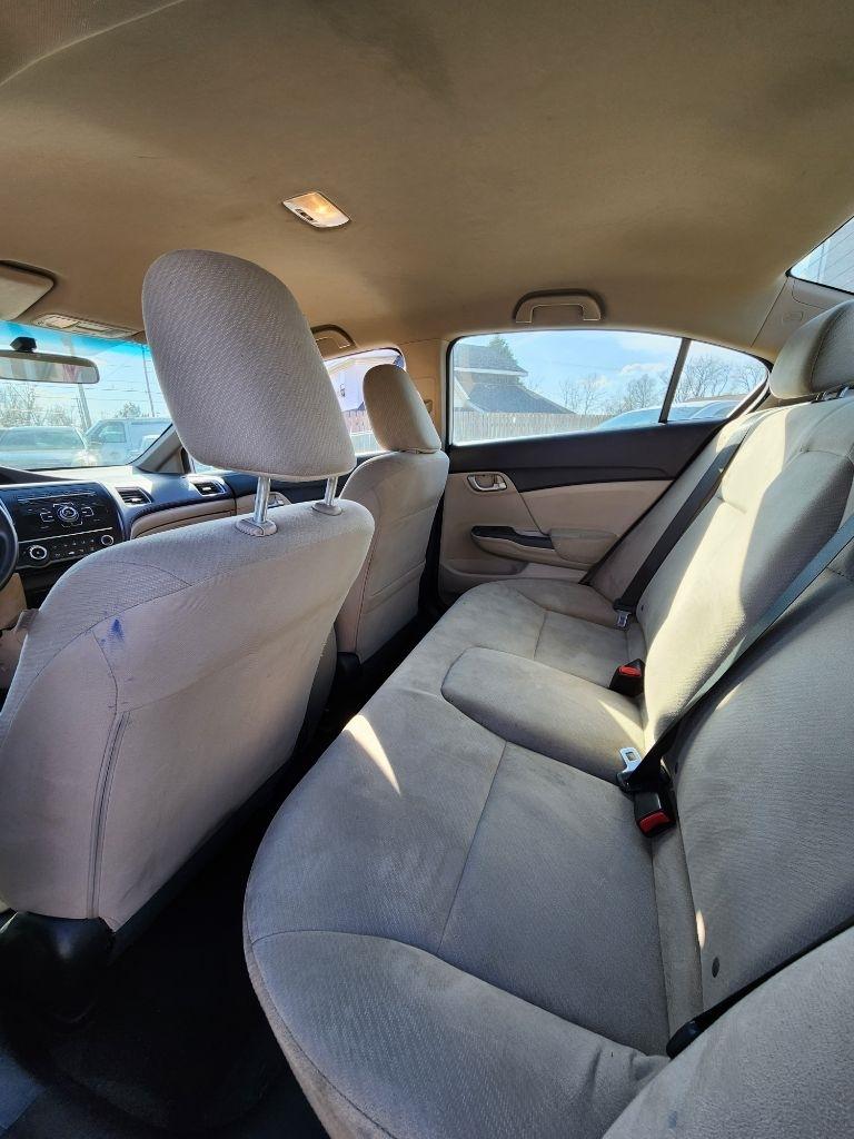 Honda Civic LX Sedan 5-Speed AT 2013