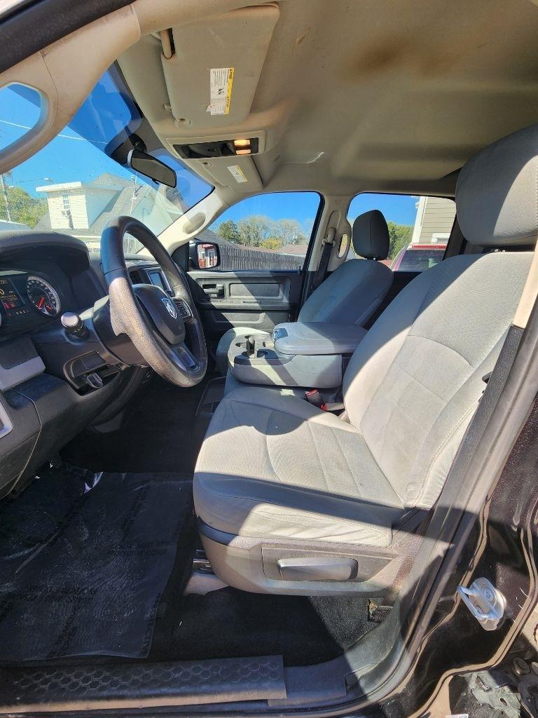 RAM 1500 Tradesman Crew Cab SWB 4WD 2017