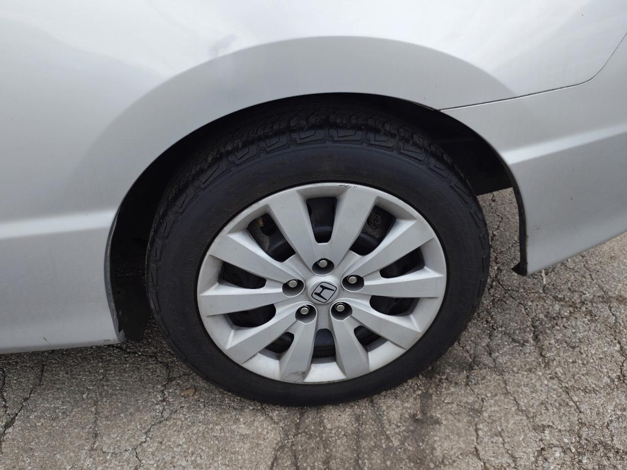 Honda Civic LX Coupe 5-Speed AT 2010