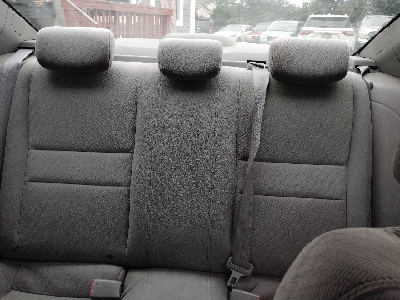 Honda Civic LX Coupe 5-Speed AT 2010