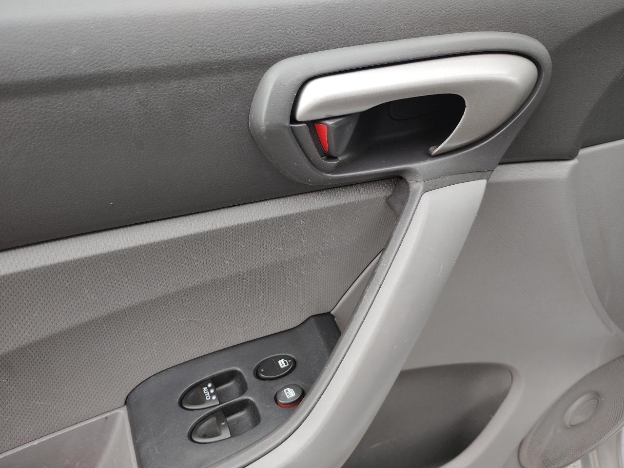 Honda Civic LX Coupe 5-Speed AT 2010