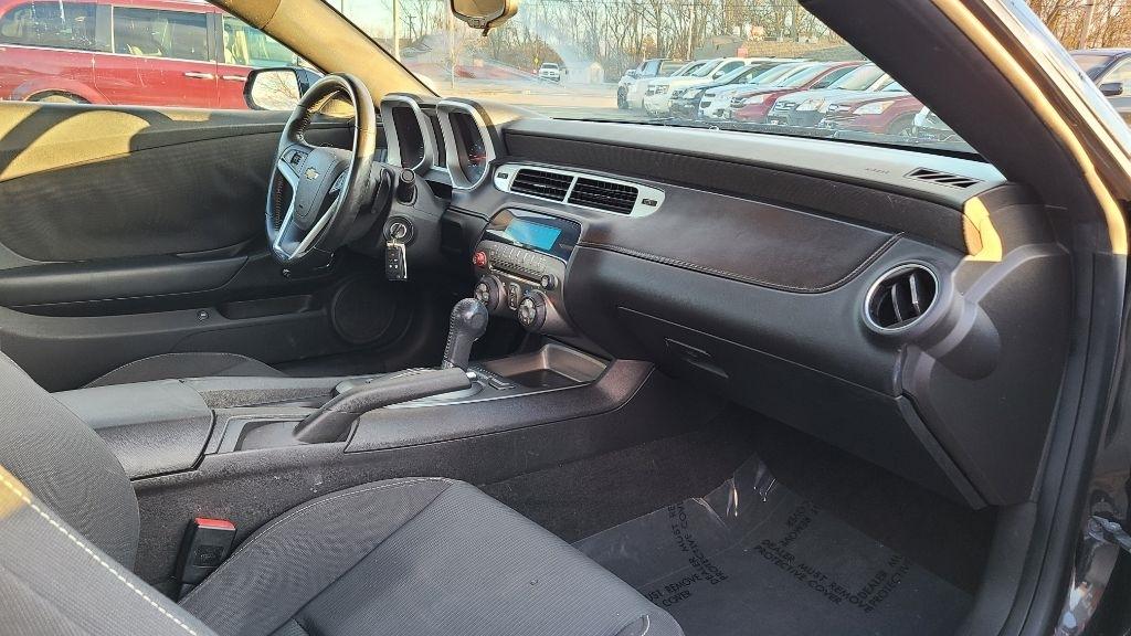 Chevrolet Camaro Coupe 1LT 2012