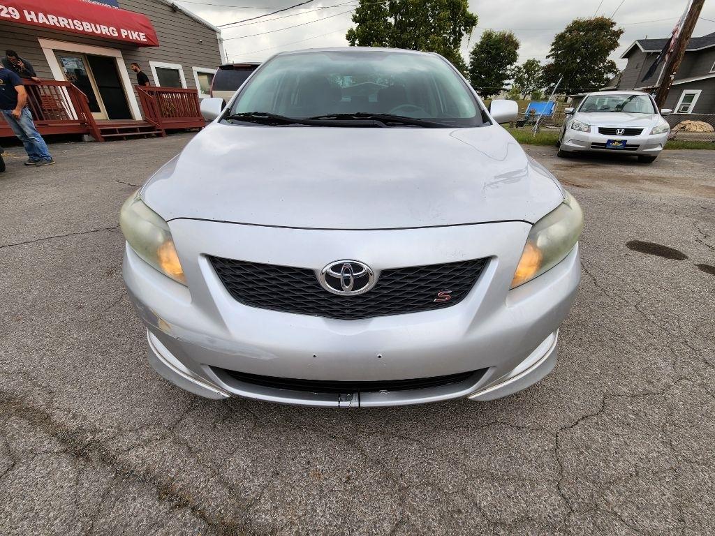 Toyota Corolla Base 5-Speed MT 2010