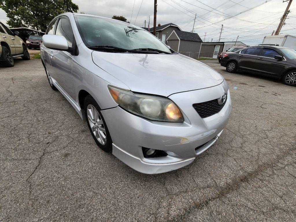 Toyota Corolla Base 5-Speed MT 2010