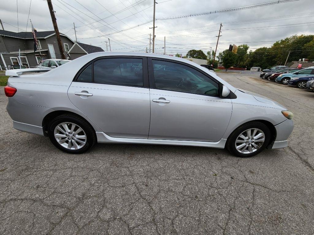 Toyota Corolla Base 5-Speed MT 2010