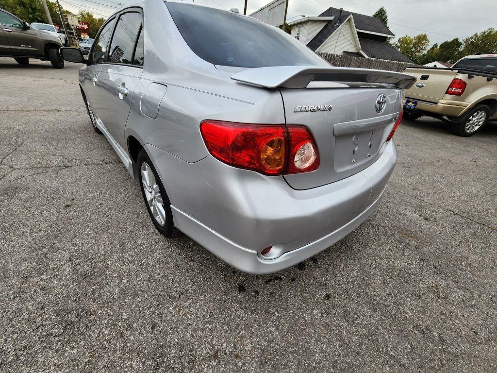 Toyota Corolla Base 5-Speed MT 2010