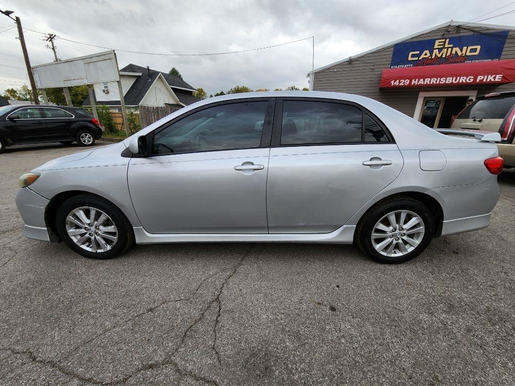 Toyota Corolla Base 5-Speed MT 2010